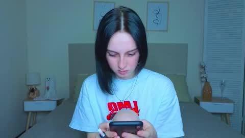 little_mollee online show from 11-14-25, 04:28