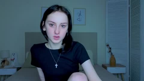 little_mollee online show from 12-15-25, 04:39