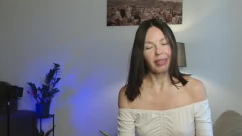 Nicole online show from 10-05-25, 11:19