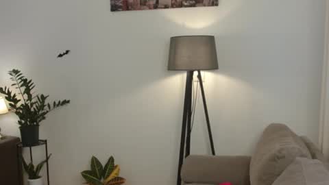 Nicole online show from 10-17-25, 01:46