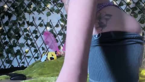 Mia online show from 03-24-26, 11:15