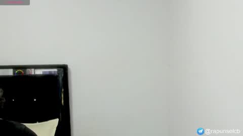 Snapshot of little_rapunsel_ chatting on 09-28-25, 01:38 RAPUNSEL AND CAIN online show from 09-28-25, 01:38