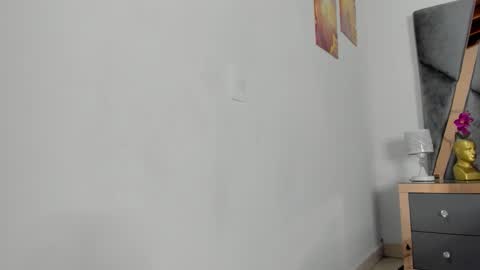 Eva online show from 12-23-25, 10:35