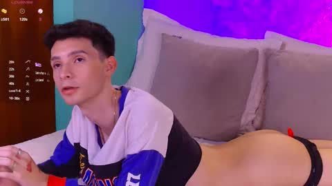 Snapshot of little_twiink chatting on 09-26-25, 02:04 Juan Ferrer online show from 09-26-25, 02:04