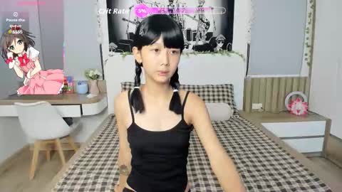 Yena and Gabby online show from 10-16-25, 01:34
