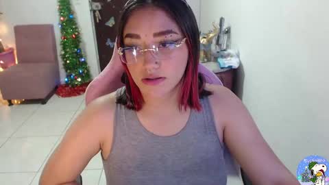 Snapshot of littleangelx_m chatting on 01-06-25, 08:39 Daniela online show from 01-06-25, 08:39