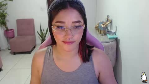 Snapshot of littleangelx_m chatting on 02-24-25, 09:52 Daniela online show from 02-24-25, 09:52