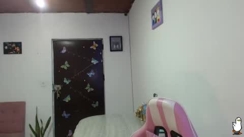 Snapshot of littleangelx_m chatting on 02-25-25, 12:58 Daniela online show from 02-25-25, 12:58