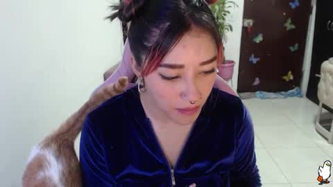 Snapshot of littleangelx_m chatting on 09-28-25, 10:42 Daniela online show from 09-28-25, 10:42