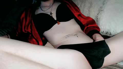 Snapshot of littlebuddycze chatting on 02-09-25, 05:50 Malej Kmo online show from 02-09-25, 05:50