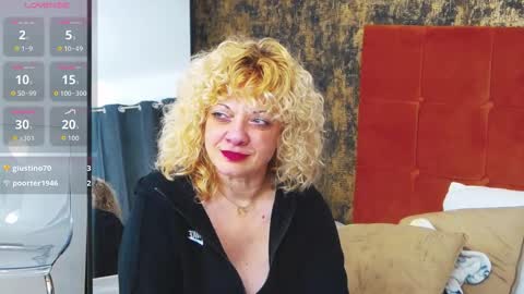 Snapshot of littlecurlygirll chatting on 02-23-26, 07:11 LittleCurlyGirll online show from 02-23-26, 07:11