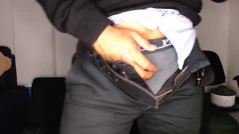 Manu online show from 11-08-25, 03:07