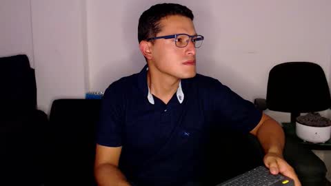 Manu online show from 12-04-25, 02:54