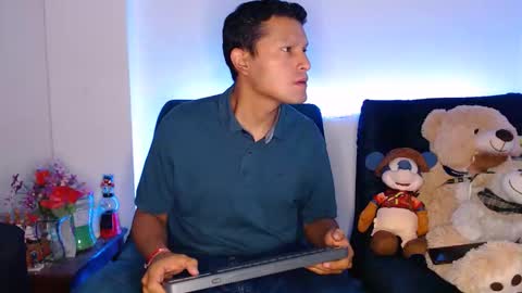 Manu online show from 02-08-26, 03:10