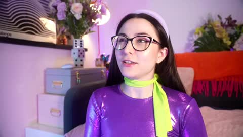 Snapshot of littlee33 chatting on 10-06-25, 08:28 Emily Hill online show from 10-06-25, 08:28