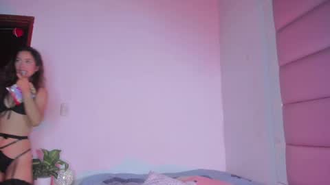 littlee_emma_ online show from 09-17-25, 07:10