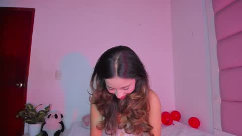 littlee_emma_ online show from 09-25-25, 03:54