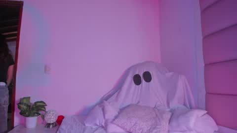 littlee_emma_ online show from 10-08-25, 04:21