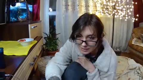 Snapshot of littlehappines chatting on 10-26-25, 04:46 littlehappines online show from 10-26-25, 04:46