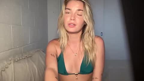 Snapshot of littlemaryjane19 chatting on 02-18-25, 02:38 Marciabrady online show from 02-18-25, 02:38