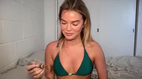 Snapshot of littlemaryjane19 chatting on 03-06-25, 11:09 Marciabrady online show from 03-06-25, 11:09