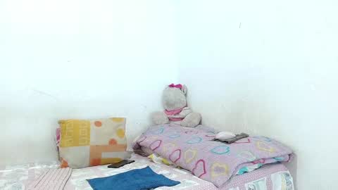 Snapshot of littlemia_777 chatting on 12-25-24, 10:59  Mia online show from 12-25-24, 10:59