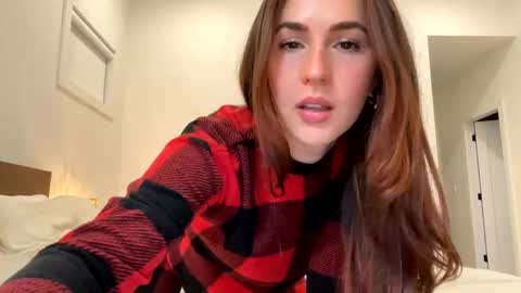 Snapshot of littlemissmia222 chatting on 12-23-24, 01:29 Mia online show from 12-23-24, 01:29