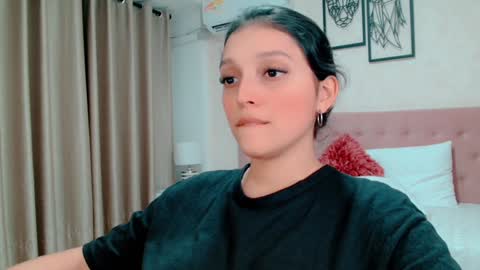 Sarahs Room online show from 01-06-25, 04:36