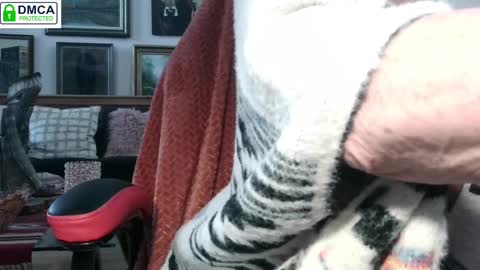 Miss D   Shows Mon Wed  Fri online show from 01-08-25, 04:11