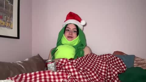 Snapshot of littlesugarpea chatting on 12-26-24, 02:22 Little Sugar Pea  online show from 12-26-24, 02:22