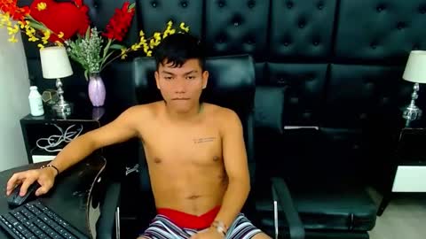 littletommy01 online show from 02-19-25, 06:11