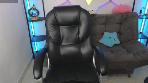 littlevixen18 online show from 12-20-24, 08:12