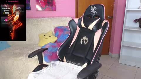 littlevixen18 online show from 02-11-25, 05:50