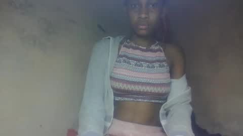 Snapshot of littleyanah chatting on 09-10-25, 06:41 yanah online show from 09-10-25, 06:41