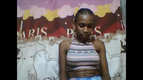 Snapshot of littleyanah chatting on 09-21-25, 10:17 yanah online show from 09-21-25, 10:17