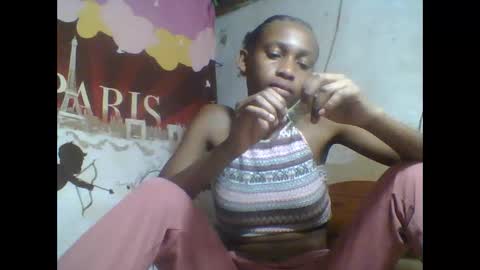 Snapshot of littleyanah chatting on 09-25-25, 08:07 yanah online show from 09-25-25, 08:07