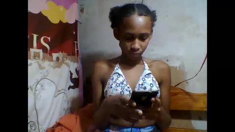 Snapshot of littleyanah chatting on 09-27-25, 10:42 yanah online show from 09-27-25, 10:42