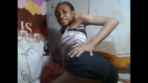 Snapshot of littleyanah chatting on 09-30-25, 03:17 yanah online show from 09-30-25, 03:17