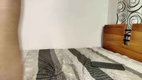 Liu help me to reach 100 thumps up daddy online show from 03-04-25, 05:00