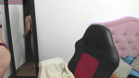 Snapshot of liv_rosse chatting on 01-29-25, 01:27 Katalina Novoa. online show from 01-29-25, 01:27