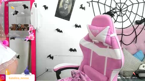 Snapshot of liv_rosse chatting on 10-30-25, 02:02 Katalina Novoa. online show from 10-30-25, 02:02