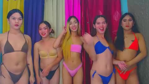 Snapshot of livefuckers_dual chatting on 12-04-25, 12:25 via kyle keva medusa dana online show from 12-04-25, 12:25