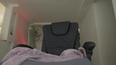 Snapshot of livestream18x chatting on 01-20-25, 02:46 Emily  R online show from 01-20-25, 02:46