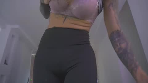 Snapshot of livestream18x chatting on 02-23-25, 07:17 Emily  R online show from 02-23-25, 07:17