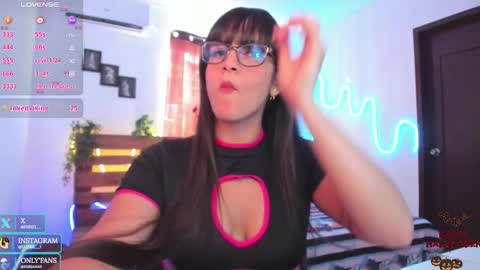 Snapshot of livfabi_ chatting on 10-20-25, 05:24 Livfabi online show from 10-20-25, 05:24