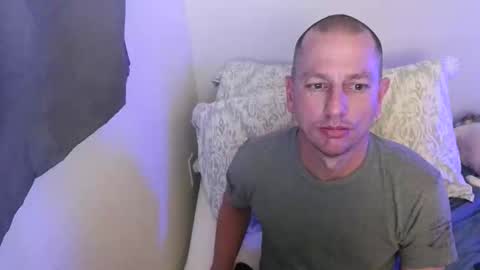 Snapshot of livinlife4now25 chatting on 12-19-25, 11:23 livinlife4now25 online show from 12-19-25, 11:23