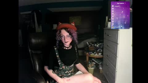 Snapshot of livolioyo chatting on 12-25-24, 01:09 Livolio online show from 12-25-24, 01:09