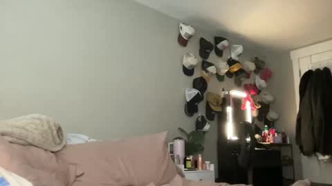 Snapshot of livvymack chatting on 09-29-25, 03:17 Livvy online show from 09-29-25, 03:17