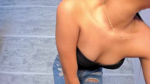 Snapshot of lixy_x chatting on 02-15-25, 02:04 Lixy x online show from 02-15-25, 02:04