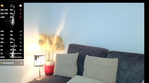 Snapshot of liz_devine chatting on 12-03-24, 06:06 liz online show from 12-03-24, 06:06